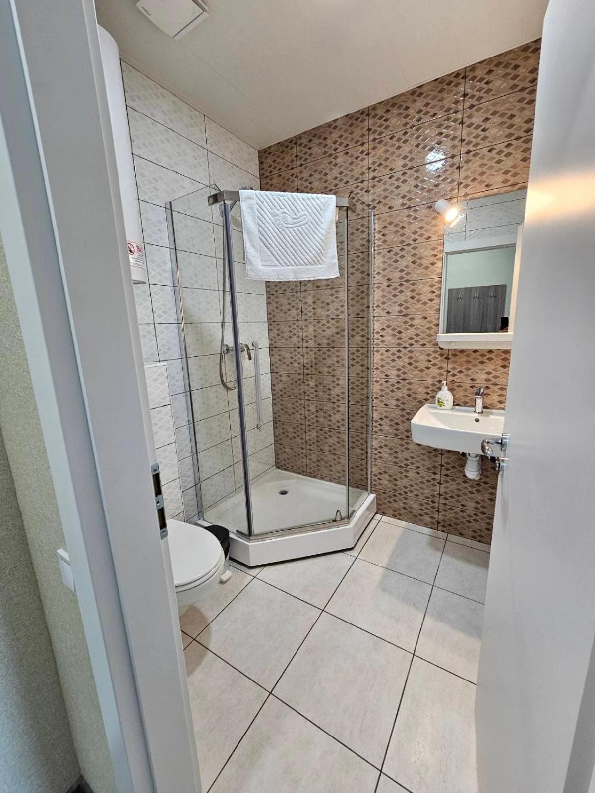 Hotel Mansarda Iris Kijów Zewnętrze zdjęcie